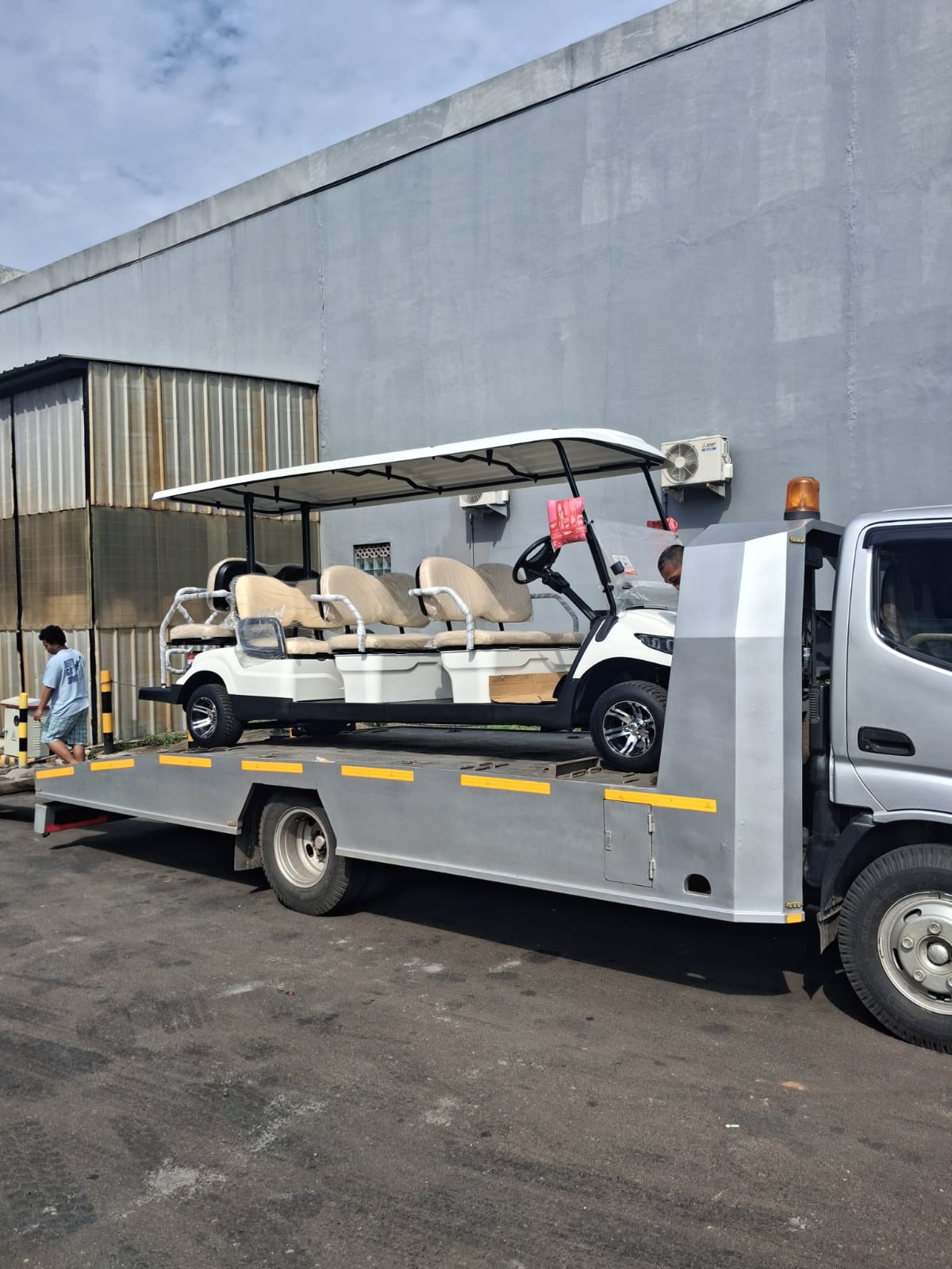 Pengiriman Unit Probuggy 8 Seats ke Mesjid Istiqlal, Jakarta